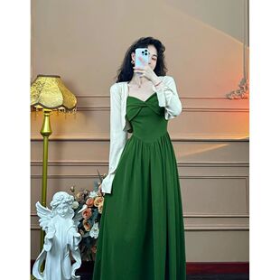 2026夏季新款法式复古收腰显瘦温柔甜美风设计感吊带长款连衣裙女