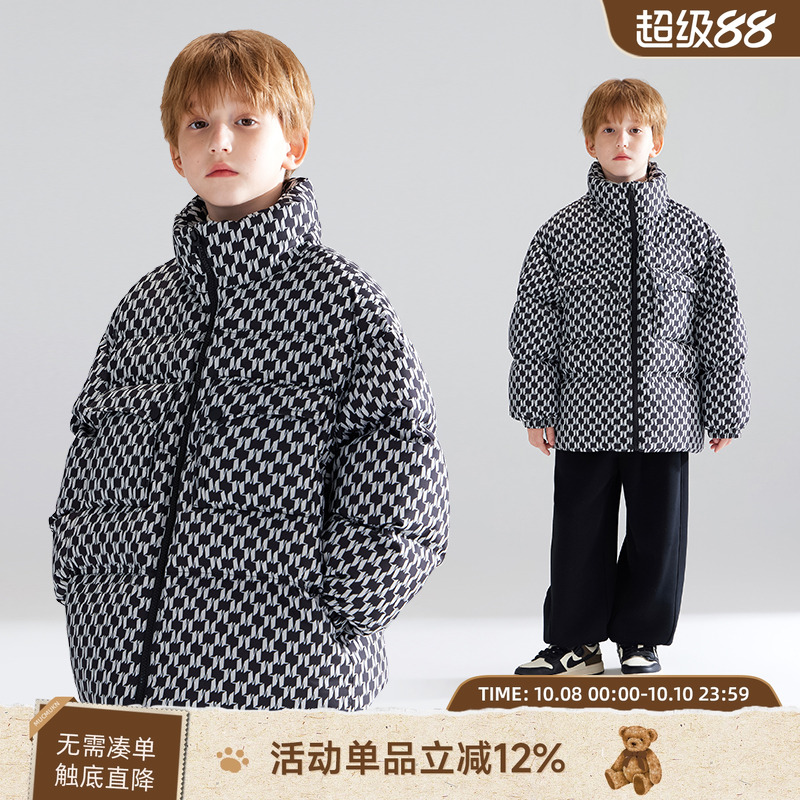 框定入冬型格  潮酷满印羽绒外套