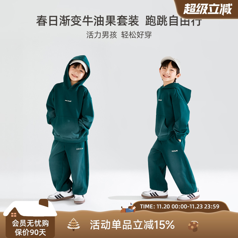 MUCMUKN小字母喷印连帽卫衣