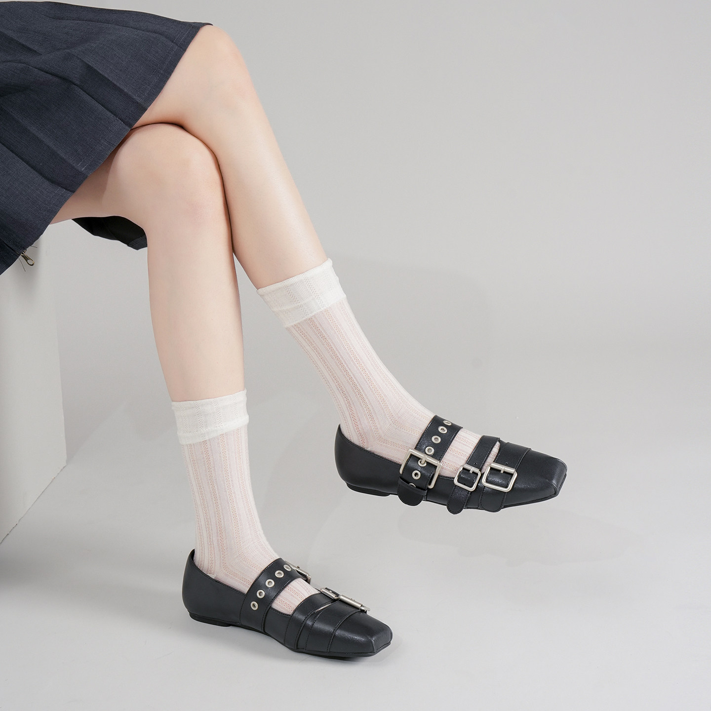 林向晚 叛逆朋克~复古方头玛丽珍鞋女皮带扣金属铆钉风芭蕾平底鞋