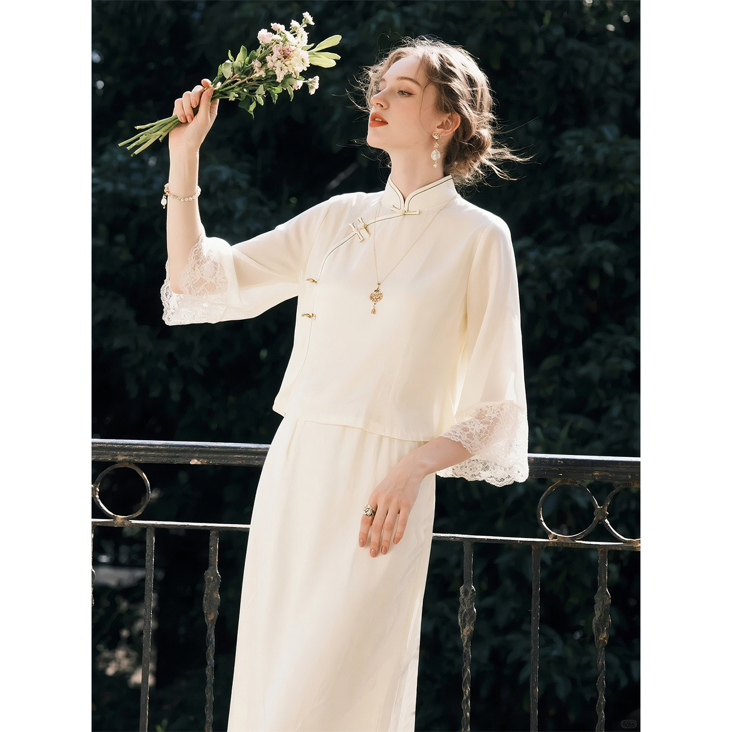 新中式白色立领盘扣套装女2026春季新款蕾丝袖口改良旗袍两件套,女装/女士精品,时尚套装,淘宝优惠券,粉丝福利购,淘宝优惠卷