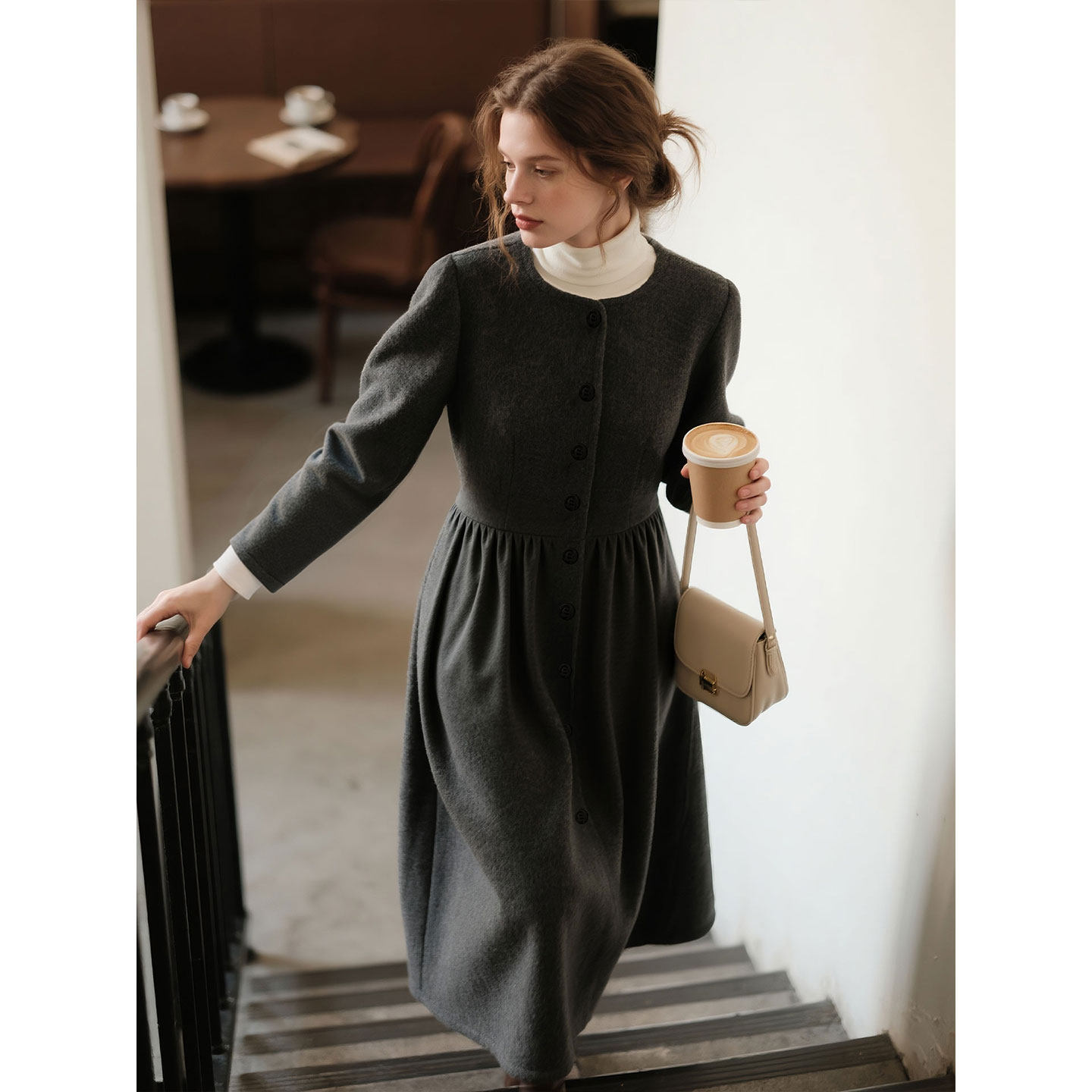 深灰色羊毛毛呢连衣裙女2026年秋冬新款法式圆领高级感收腰裙子,女装/女士精品,连衣裙,淘宝优惠券,粉丝福利购,淘宝优惠卷