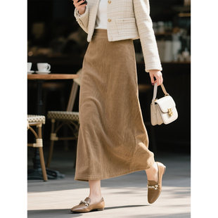 卡其色灯芯绒半身裙女2026年秋冬新款高腰简约修身超好看中长裙子