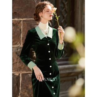 墨绿色丝绒连衣裙女2026年春季新款高级感叠穿a字法式显瘦长裙子