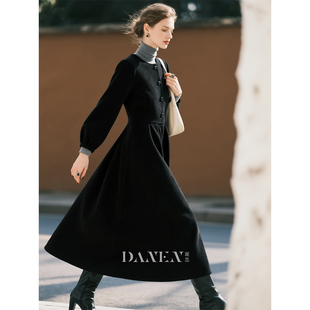 黑色羊毛毛呢连衣裙女2026年秋冬新款收腰显瘦气质高级感长裙子