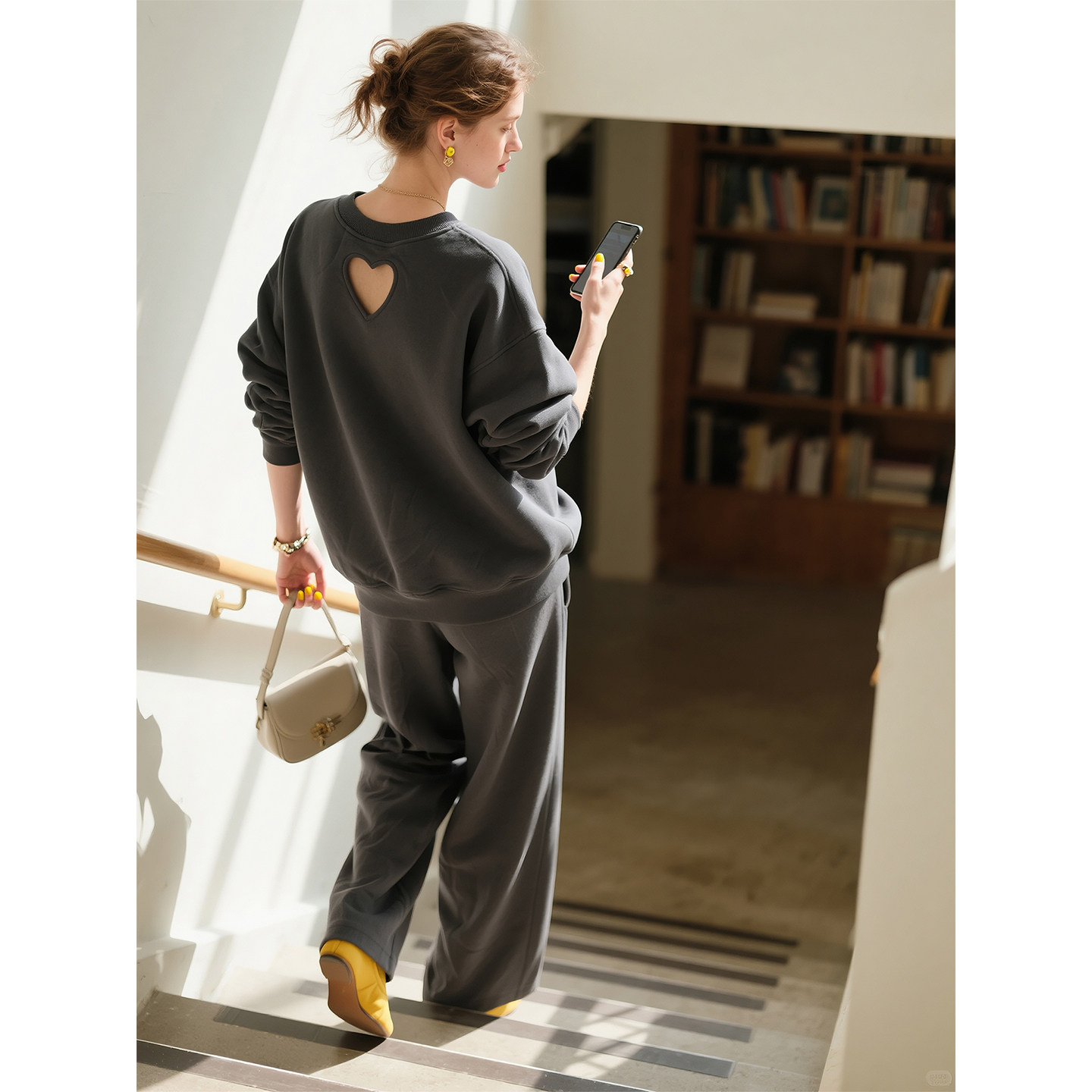 深灰色休闲小众圆领卫衣套装女2026年春季新款上衣阔腿裤两件套,女装/女士精品,时尚套装,淘宝优惠券,粉丝福利购,淘宝优惠卷