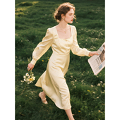 奶黄色方领缎面连衣裙女2026年春季 优雅风收腰显瘦气质裙子 法式