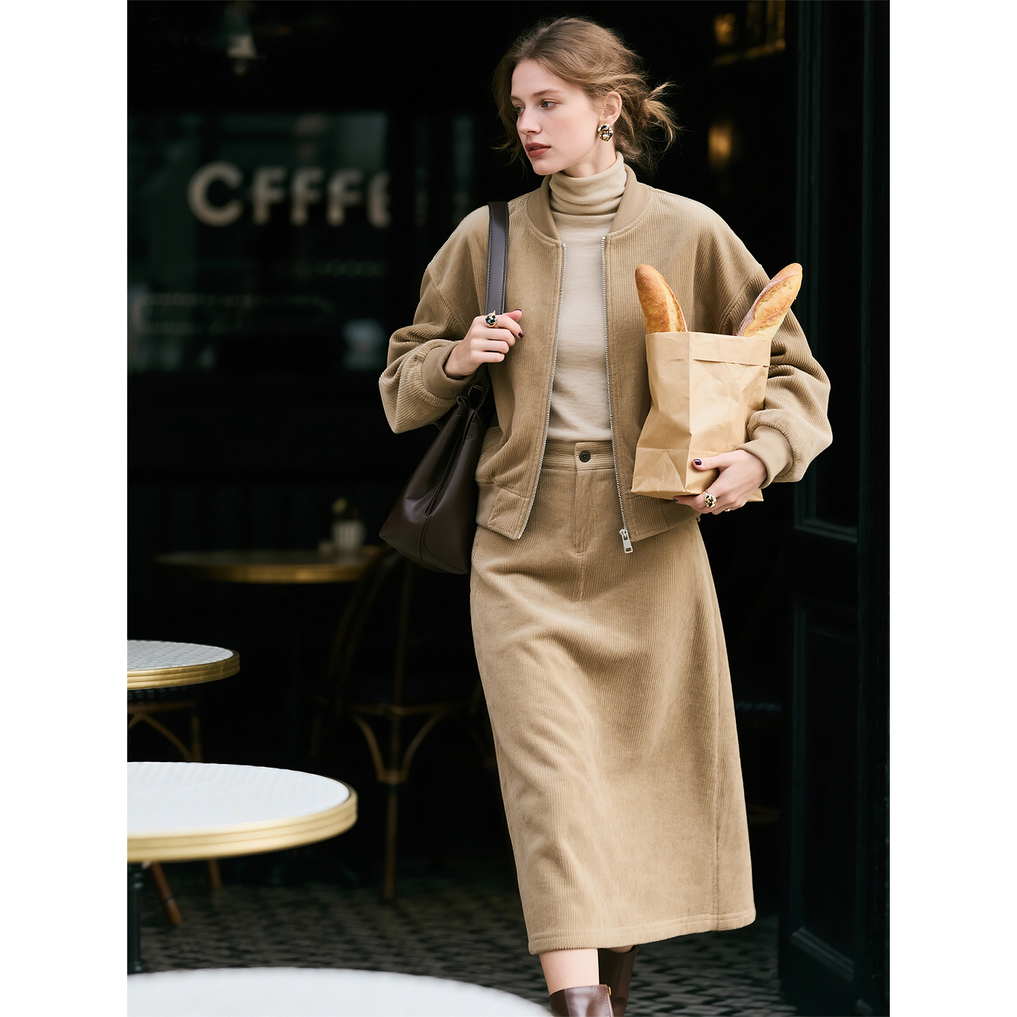 卡其色灯芯绒法式套装女2025年