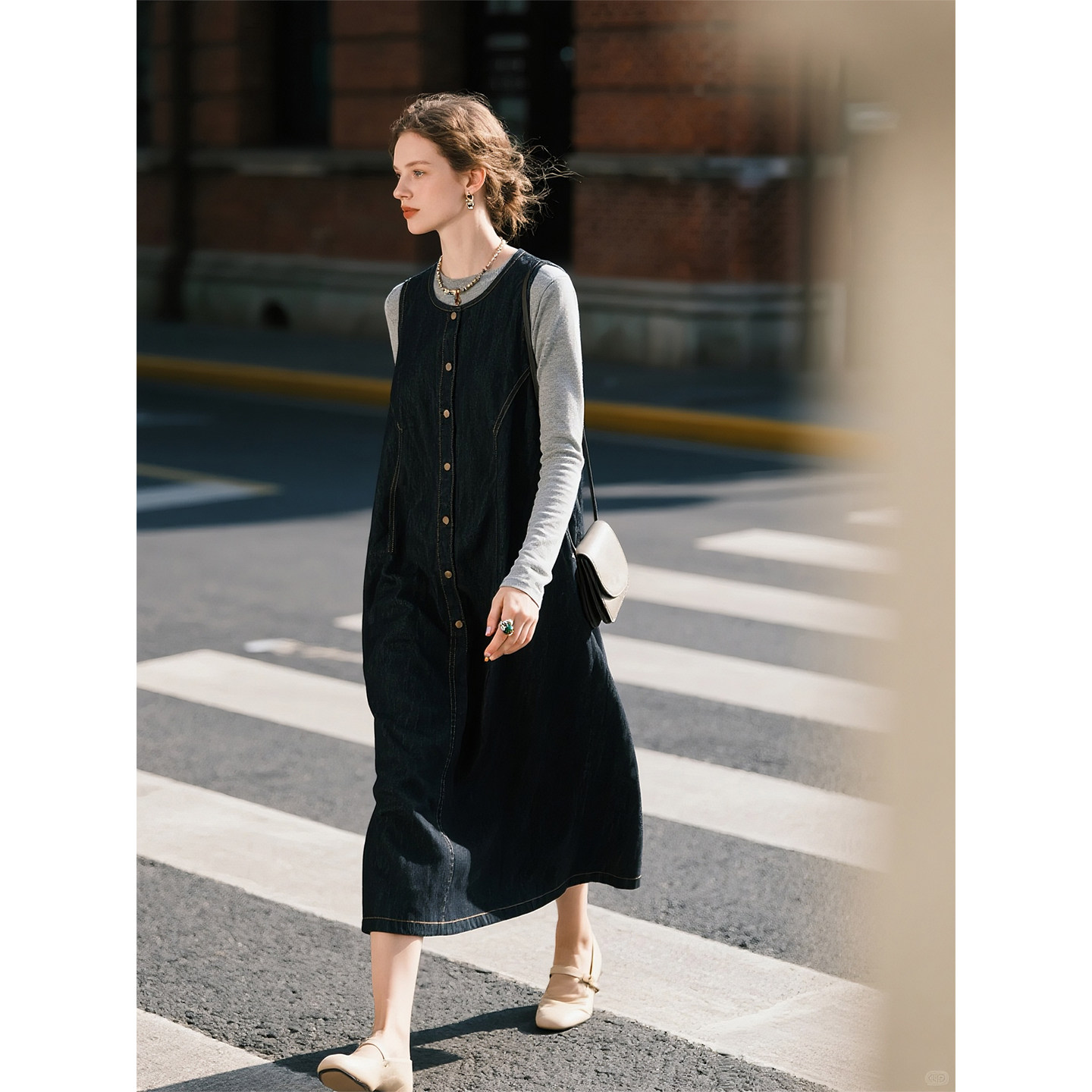 灰黑色牛仔背心连衣裙女2026春季新款无袖长裙高级感千金风穿搭