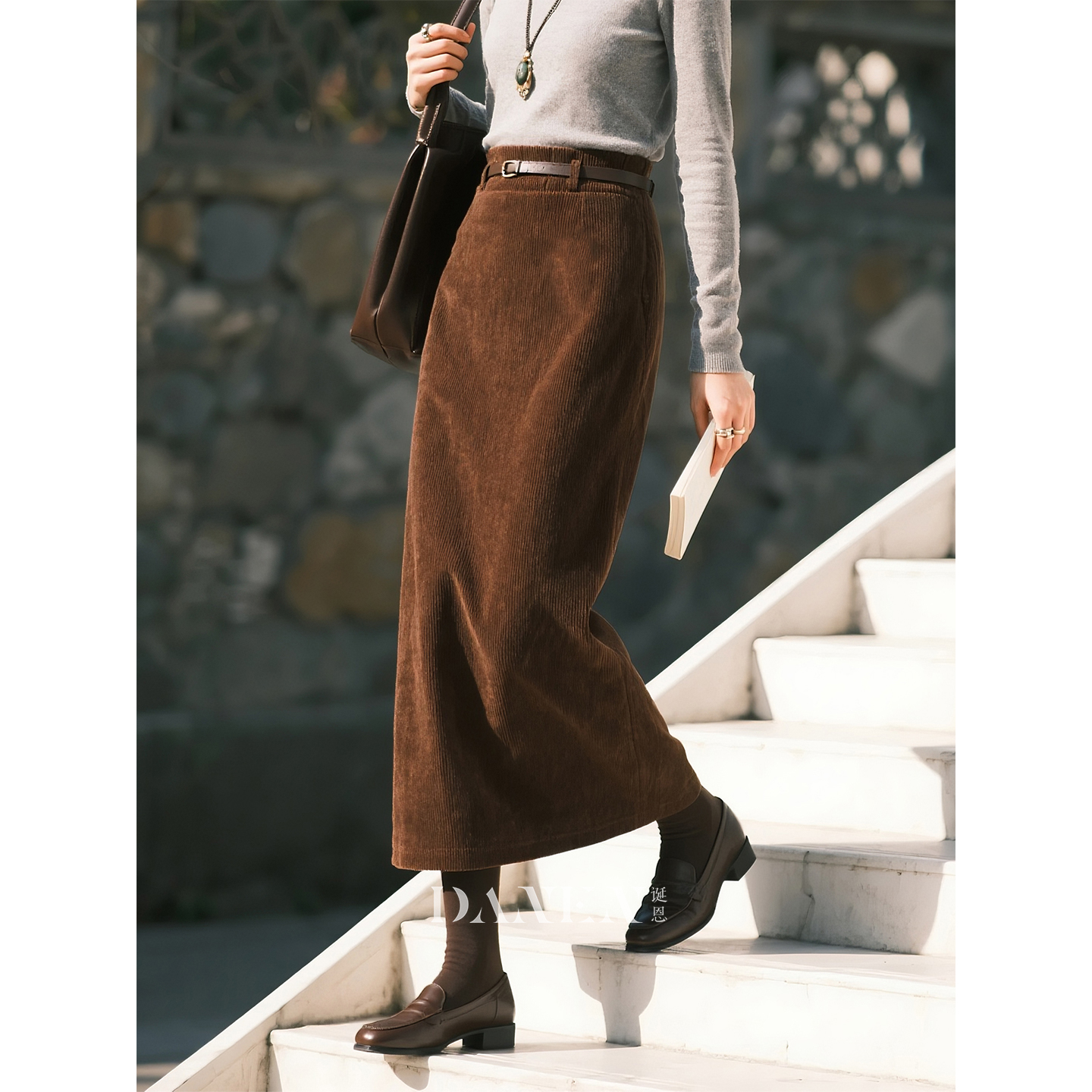 深棕色全棉灯芯绒半身裙女2025年