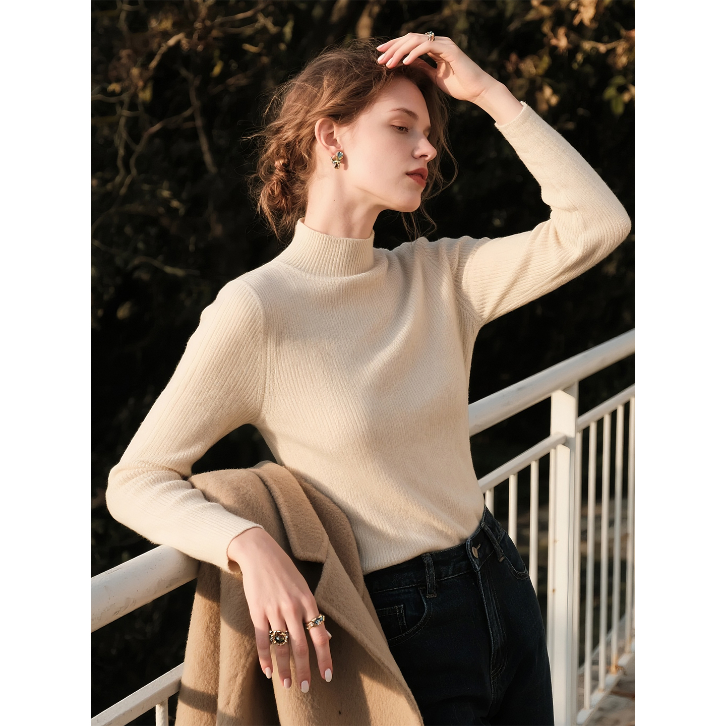 米色半高领针织衫女2025年秋冬