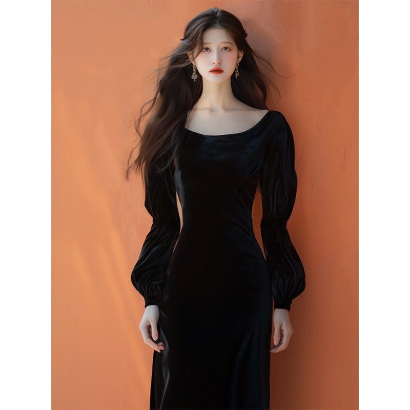 黑色收腰a字丝绒连衣裙秋冬
