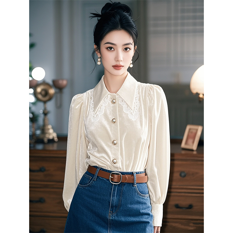 宽松长袖米白色衬衫丝绒