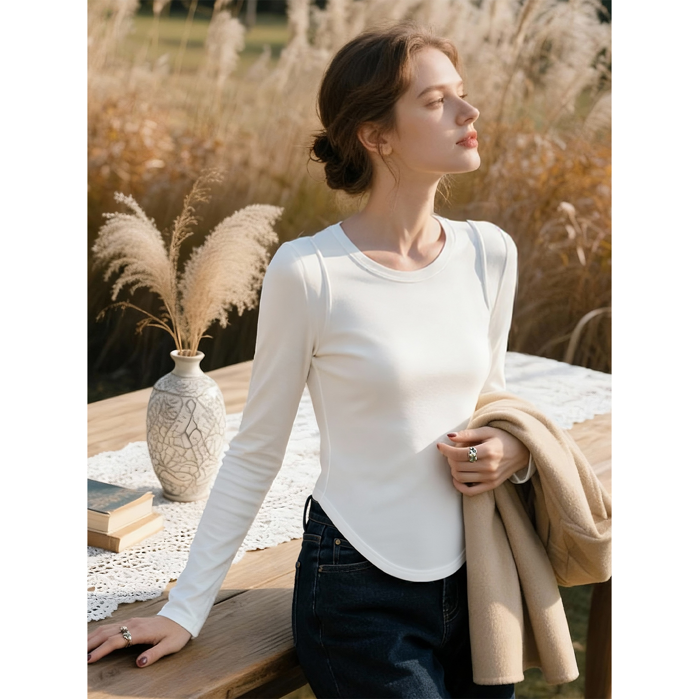 米白色圆领长袖针织衫女2025年秋