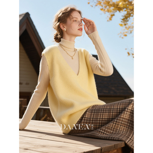 黄色V领羊毛针织马甲女2025年秋冬新款叠穿无袖背心纯色保暖上衣