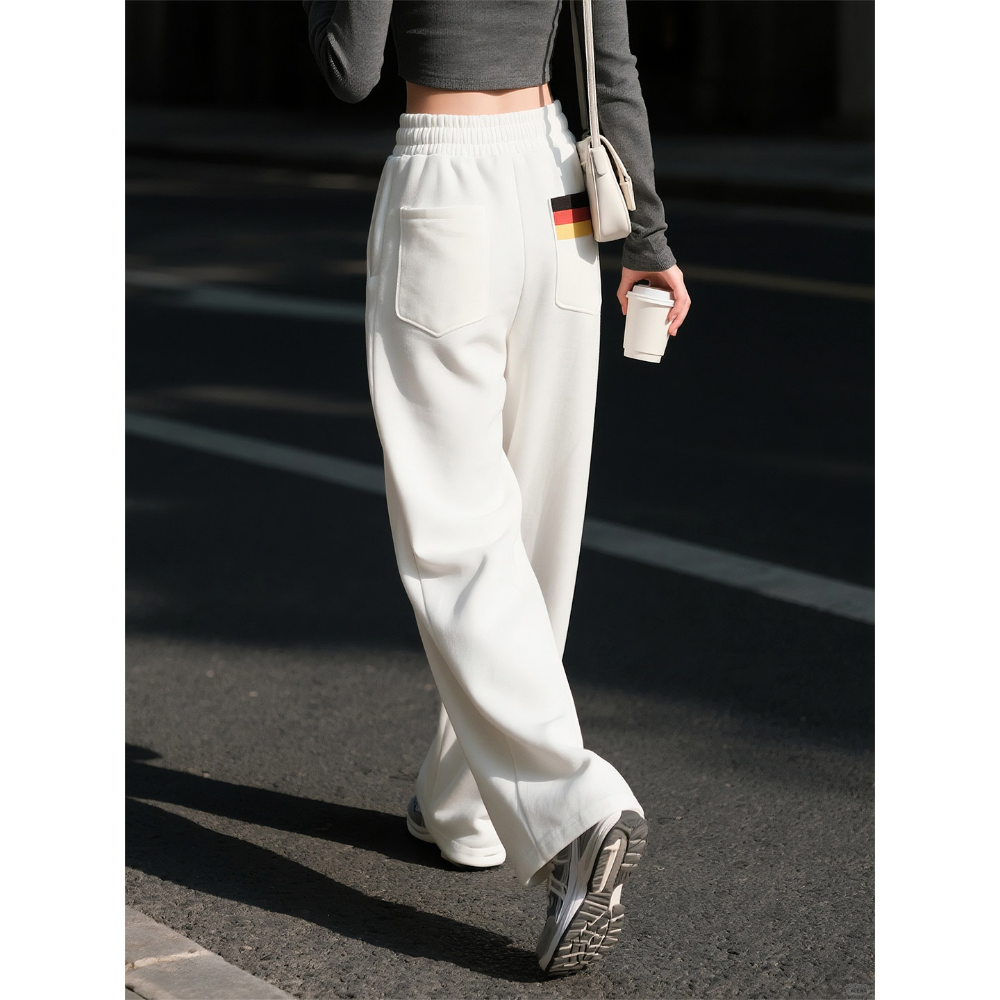 白色松紧腰阔腿裤女2026春季新款慵懒风宽松显瘦直筒休闲卫裤,女装/女士精品,休闲裤,淘宝优惠券,粉丝福利购,淘宝优惠卷