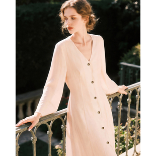 法式粉色V领天丝连衣裙女2026年春季新款轻熟小众不撞款气质裙子