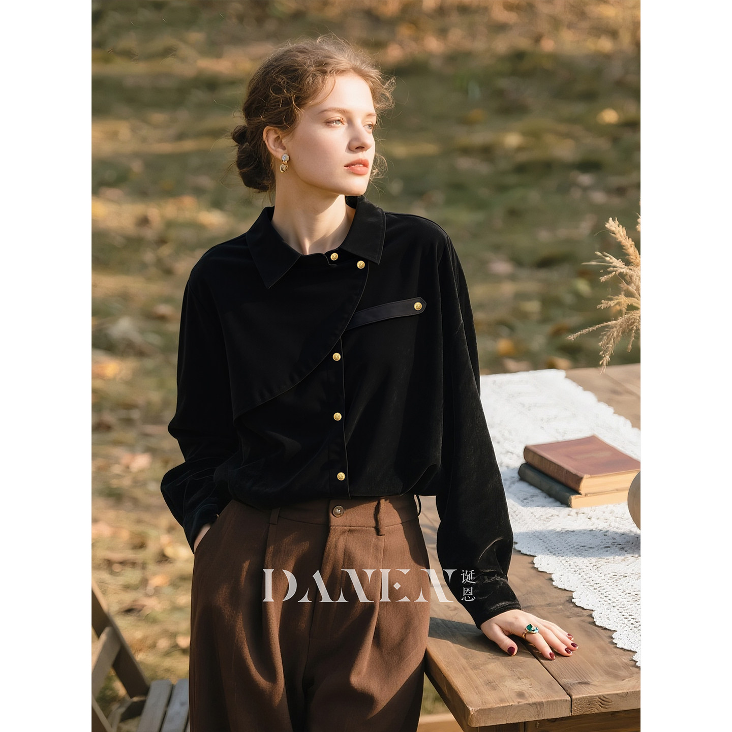 复古黑色磨毛长袖衬衫女2026年秋冬新款时髦洋气叠穿衬衣显瘦上衣,女装/女士精品,衬衫,淘宝优惠券,粉丝福利购,淘宝优惠卷