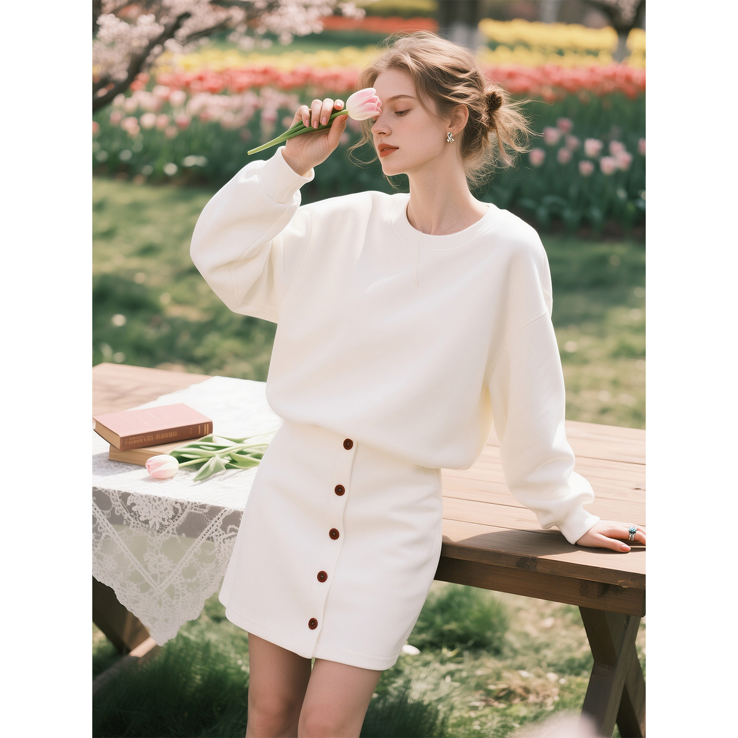 白色圆领长袖卫衣短裙套装女2026年春季新款慵懒风舒适百搭两件套,女装/女士精品,时尚套装,淘宝优惠券,粉丝福利购,淘宝优惠卷
