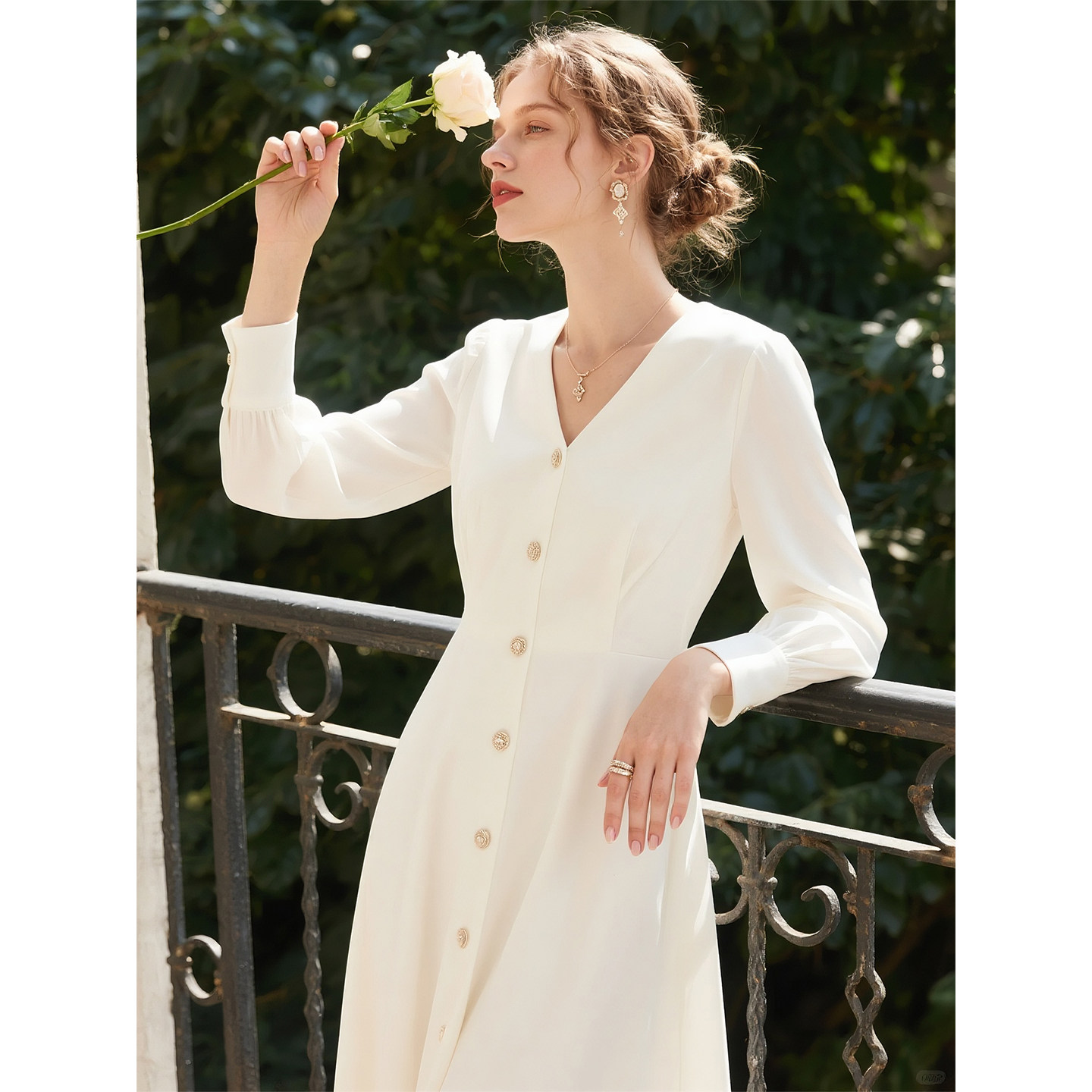 白色V领衬衫连衣裙女2026年春季新款法式柔软舒适收腰显瘦长裙,女装/女士精品,连衣裙,淘宝优惠券,粉丝福利购,淘宝优惠卷