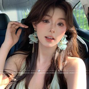 旷野风眠 超仙渐变绿色花瓣流苏耳环女高级感长款耳钉度假风耳饰