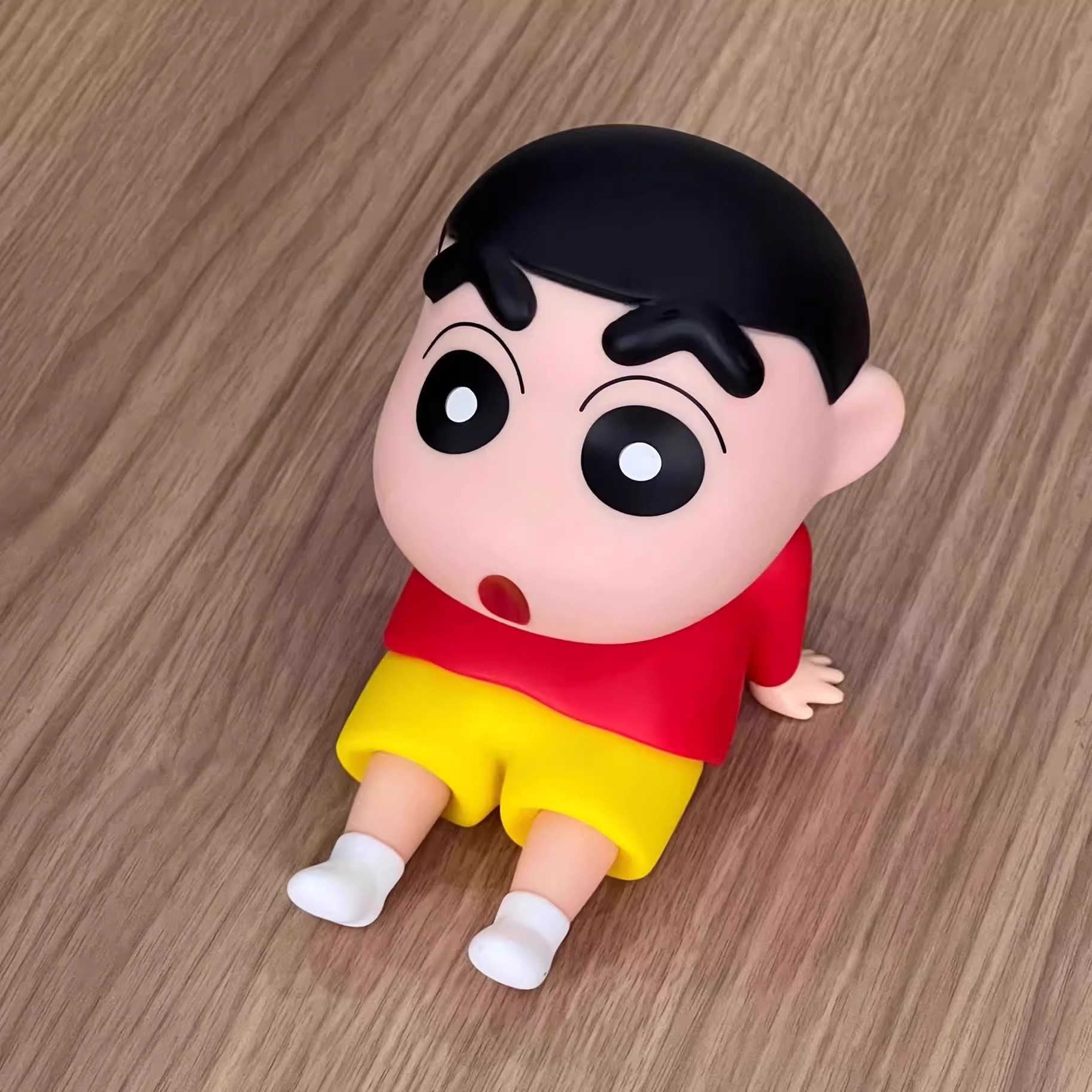 蜡笔小新手机支架送朋友礼物