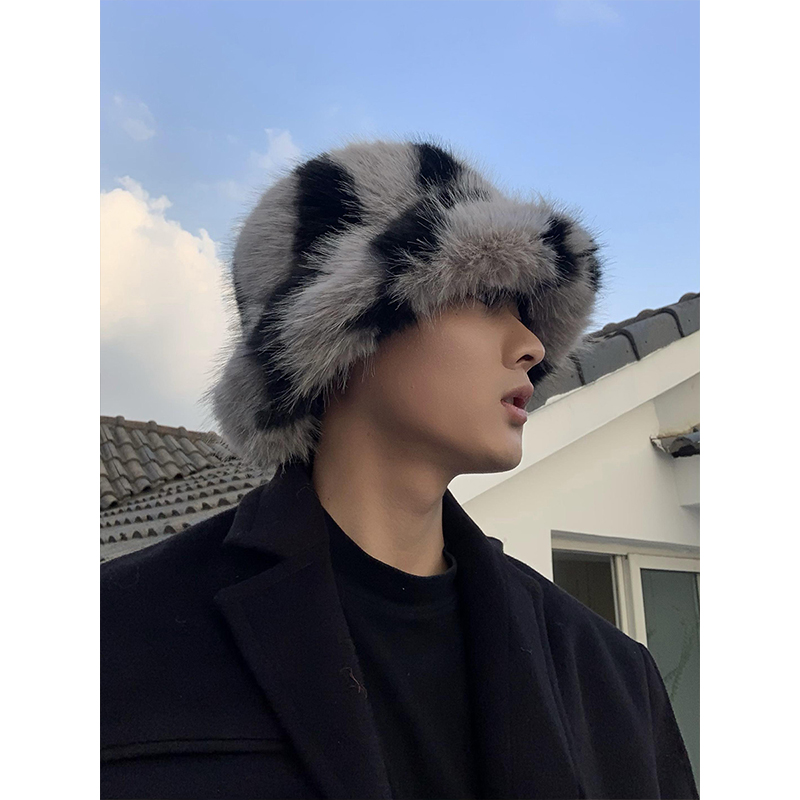 冬天滑雪游玩bi备的毛绒渔夫帽