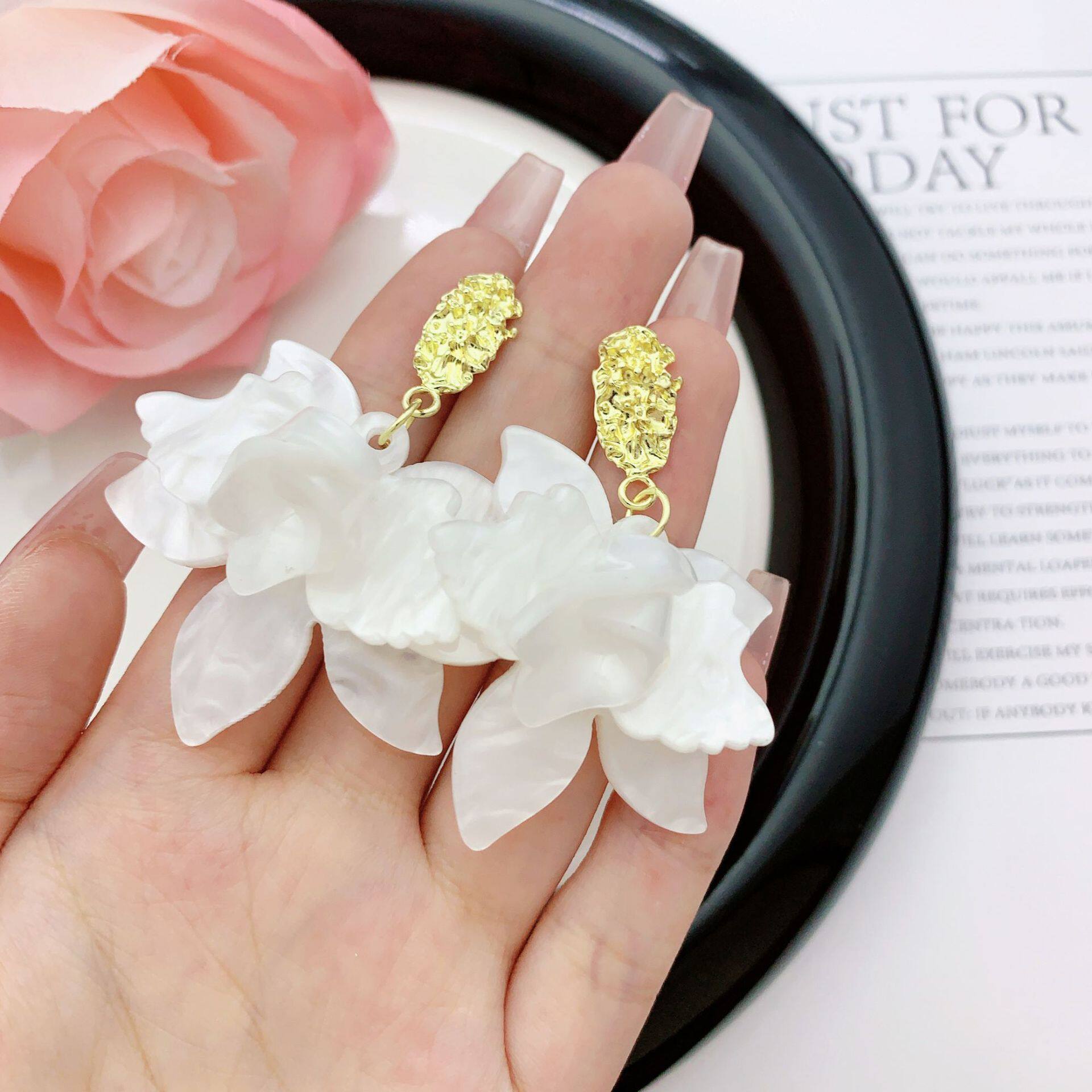 撤柜法式清新甜美优雅重工花朵耳钉时尚气质复古个性名媛风夸张耳