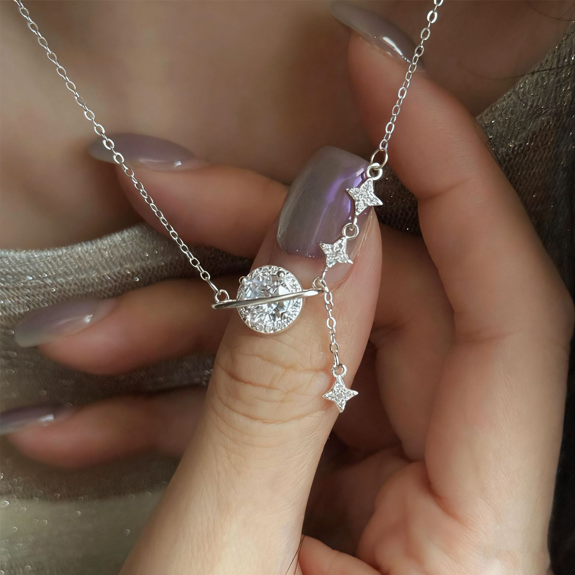 撤柜韩版可爱星球项链女气质高级日常甜美新款简约韩风小众设计锁