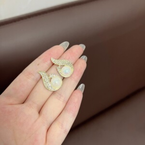 撤柜韩式精致超闪镶钻天使之眼人鱼姬耳钉度假风甜美优雅网红爆款