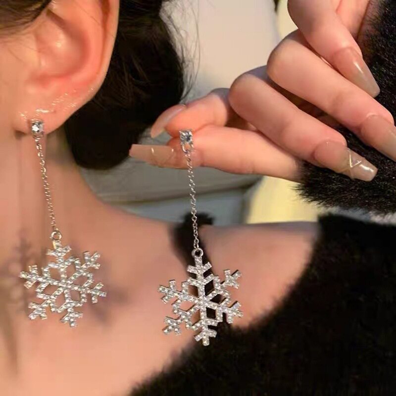 撤柜超闪满钻雪花流苏耳环女气质甜美热卖显脸瘦耳钉个性网红圣诞