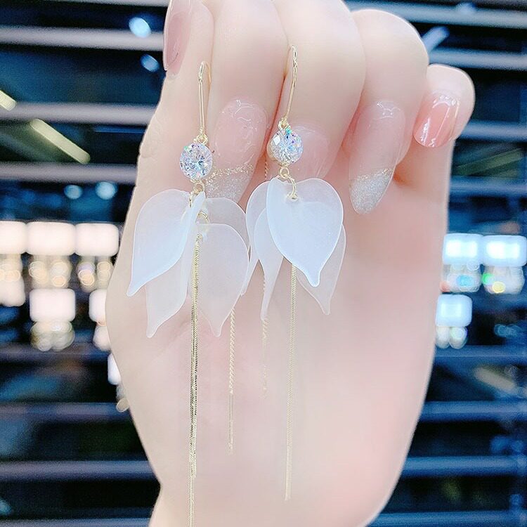 撤柜日韩超仙长款白花瓣流苏耳线耳环女新款潮轻奢小众显脸瘦耳饰