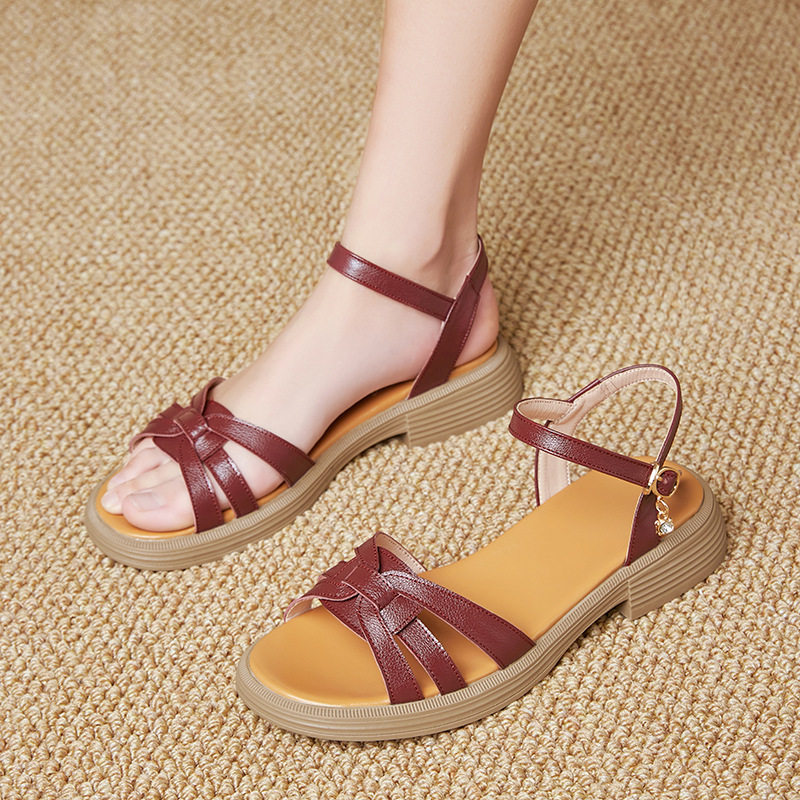 德国妈妈凉鞋真皮软底中年中老年秋天女鞋粗跟百搭不累脚大码防滑