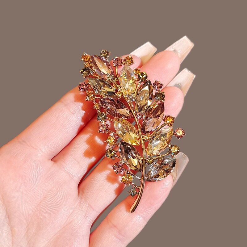 撤柜新款复古树叶胸针女高档优雅胸花别针高级感奢华气质西装配饰