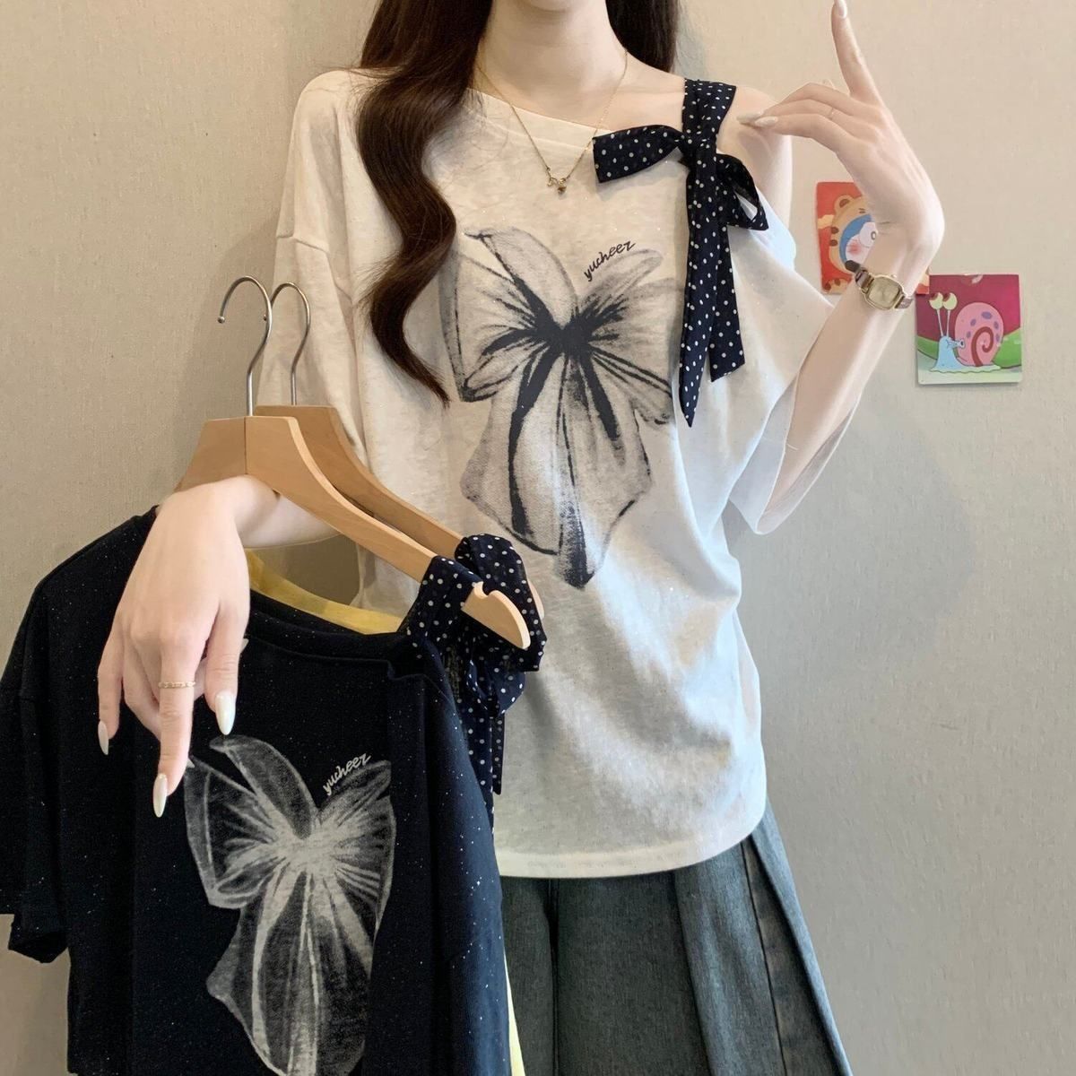 大码蝴蝶结印花t恤女夏季新款胖mm宽松显瘦斜领露肩吊带性感上衣