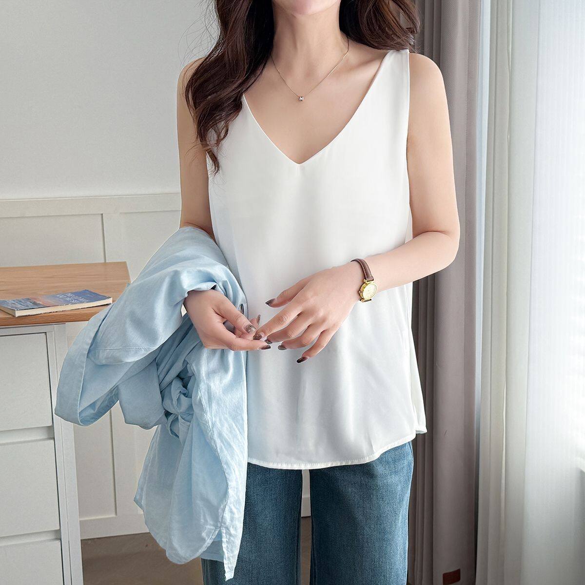胖mm夏季新款背心V领吊带女士外穿大码300斤遮肉显瘦冰丝打底上衣