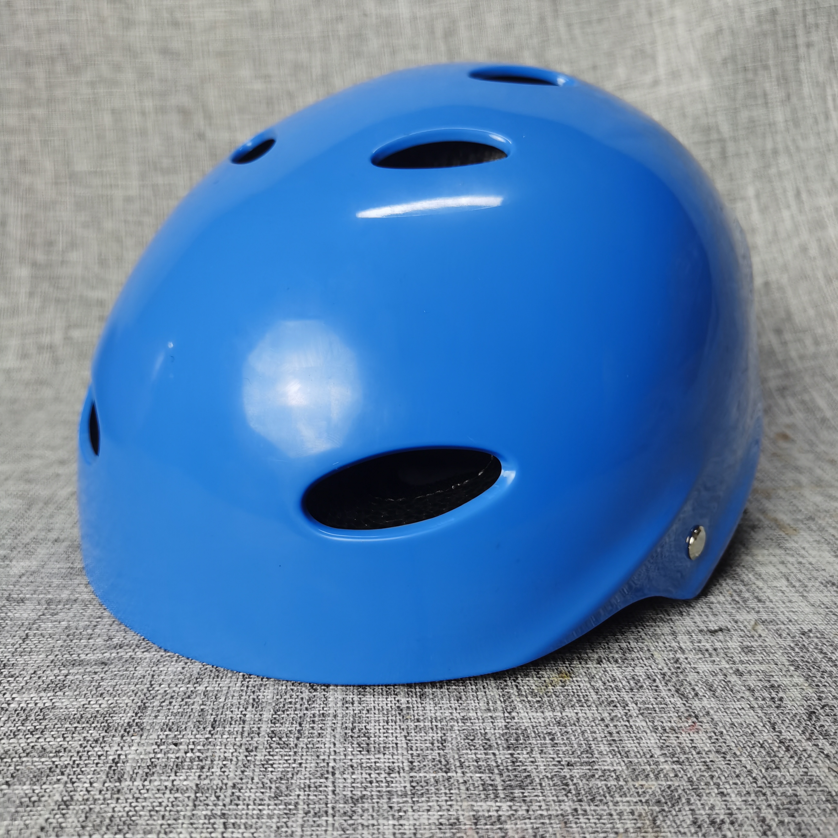 儿童户外运动保护头盔自行车滑板轮滑攀岩街舞漂流游乐安全盔