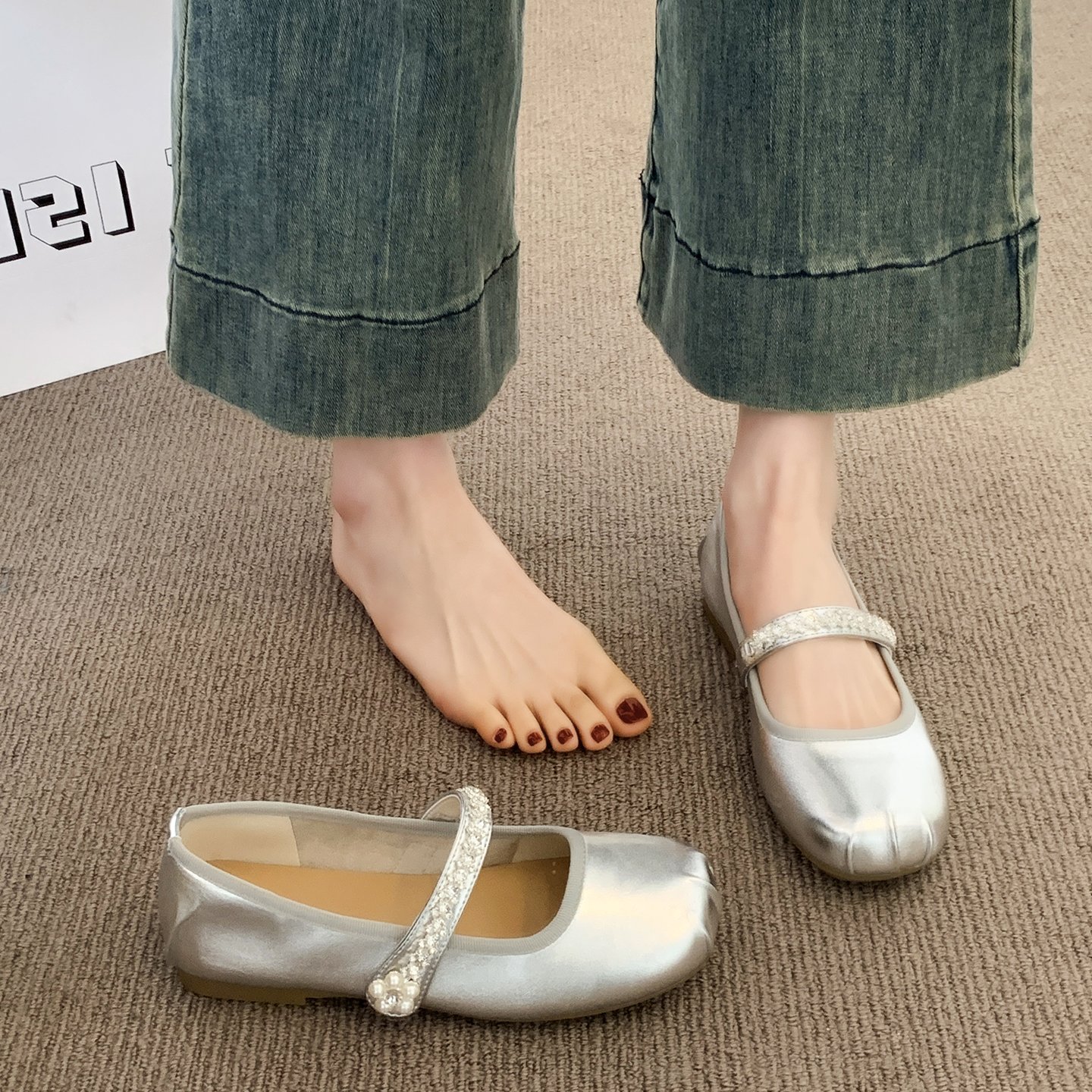 品牌清仓软平底银色单鞋女2025新款夏季配裙子小皮鞋绝美法式玛丽