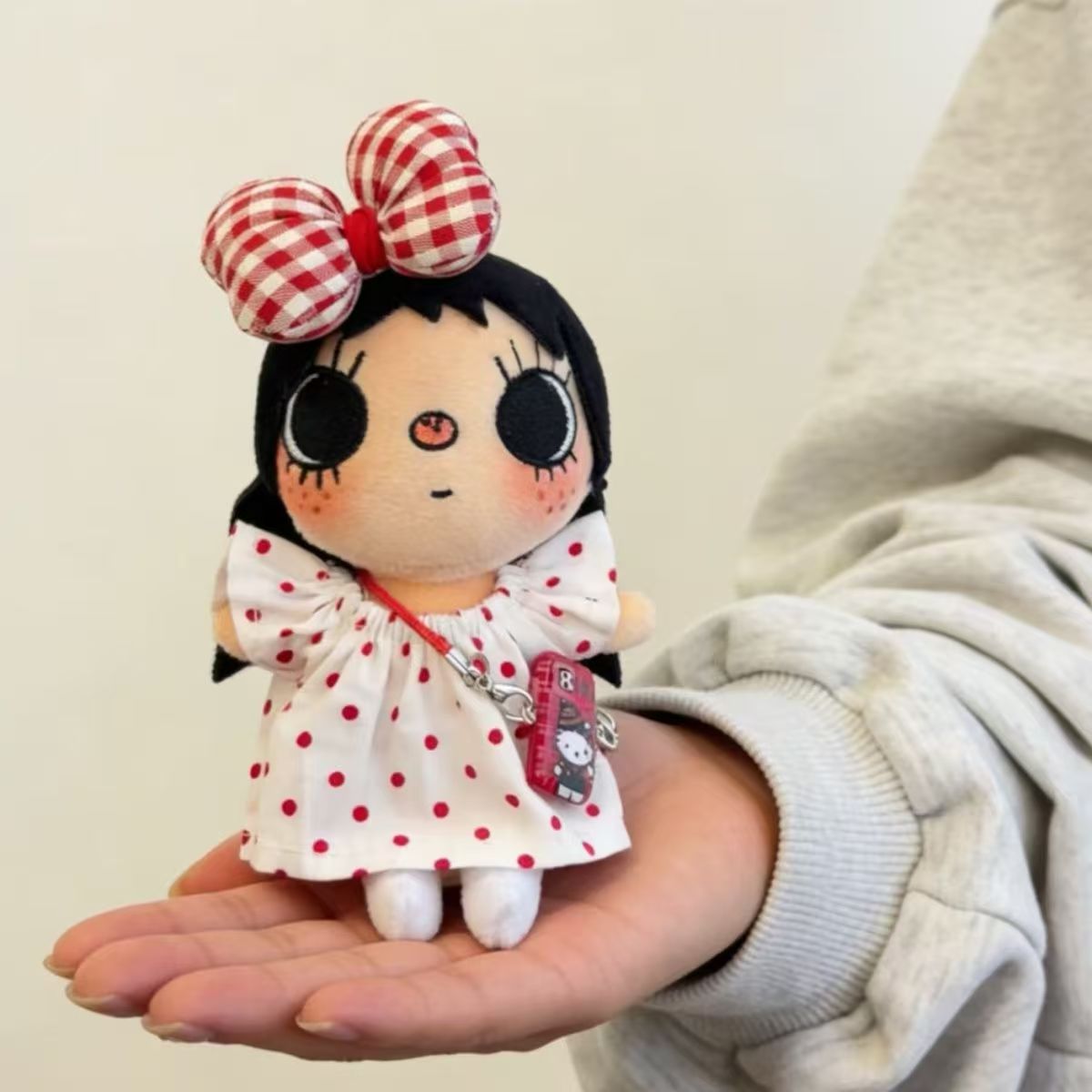 原创yuy衣服漫画小人毛绒玩偶套装可爱小玉连衣裙娃衣颜值衣着