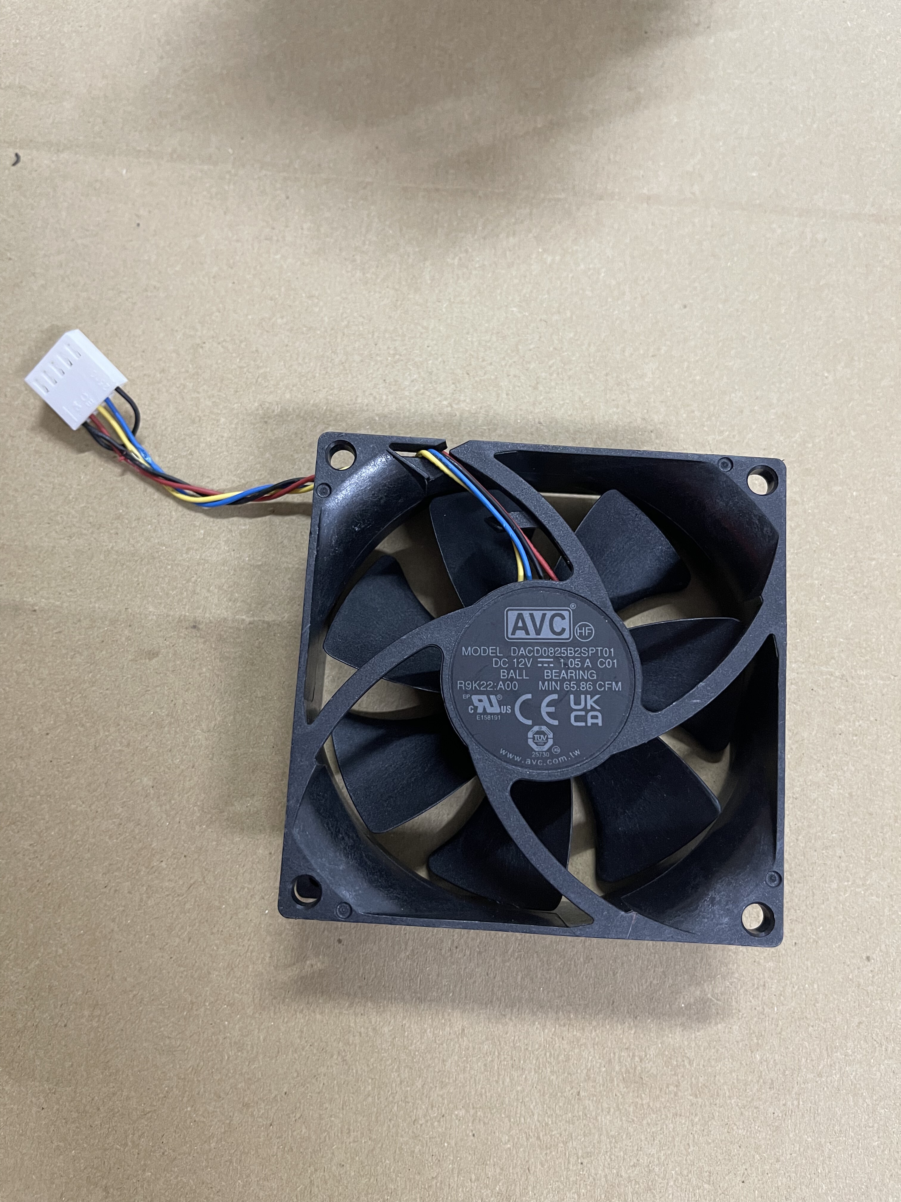 AVC原装8cm机箱风扇，型号DACD0825B2SPT01，12V电压，1.05A电流