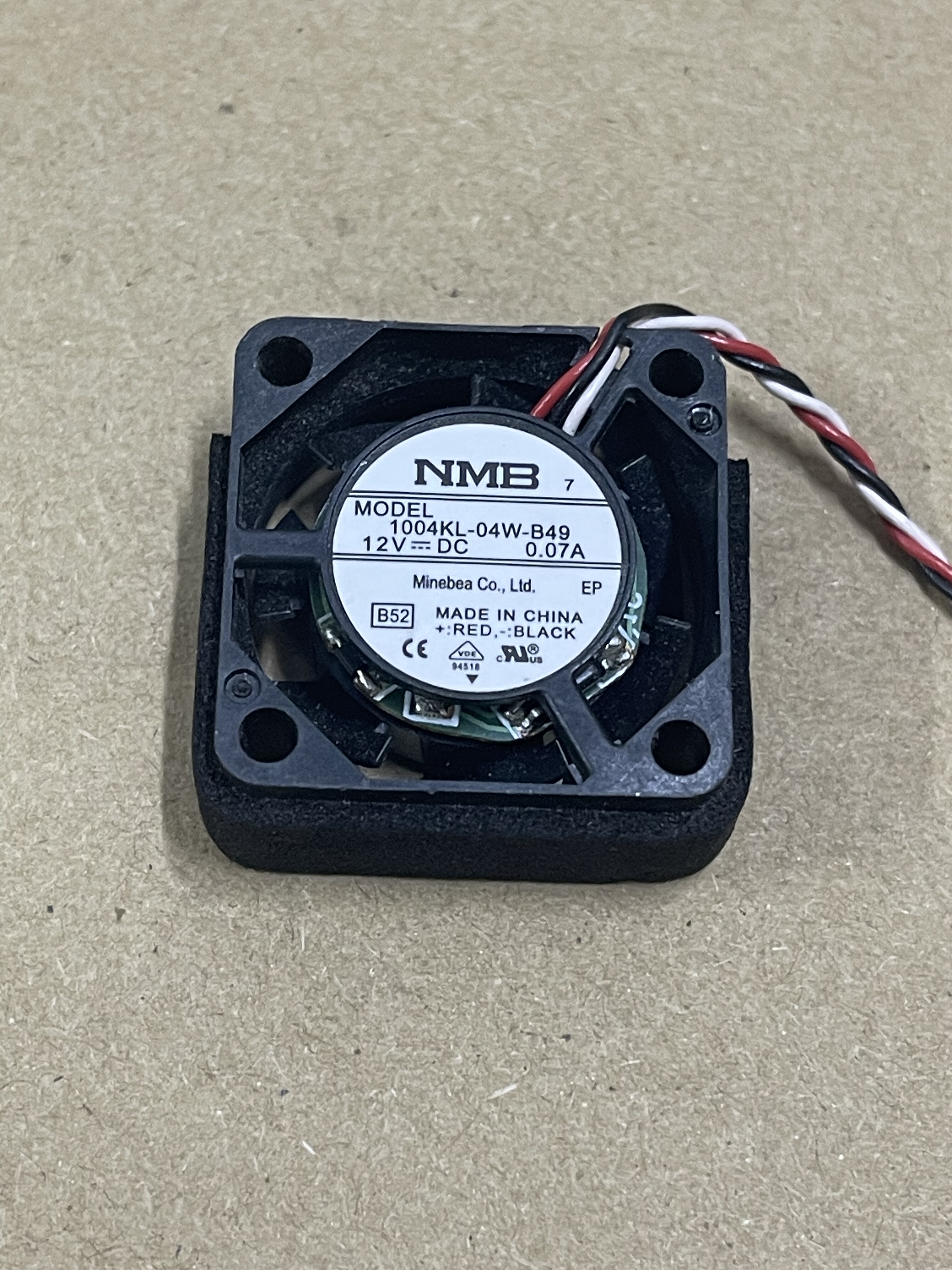 2510 NMB原装1004KL-04W-B49散热风扇 12V电压，0.07A电流