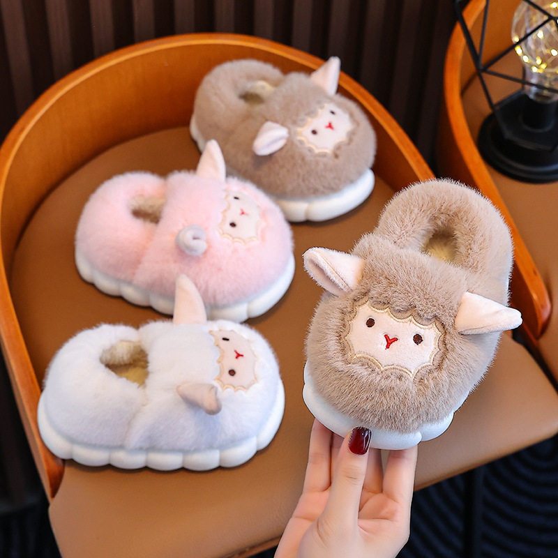可爱小绵羊儿童棉拖鞋新款男孩厚底防滑宝宝女室内包跟保暖毛拖鞋