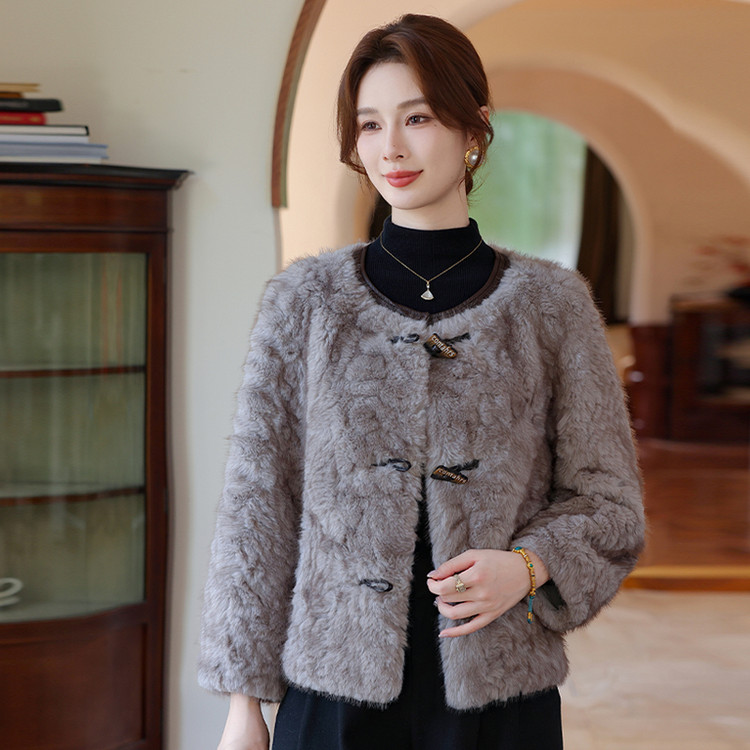 皮毛一体妈妈秋冬装皮草加厚短外套女2025新款洋气水貂绒毛毛上衣