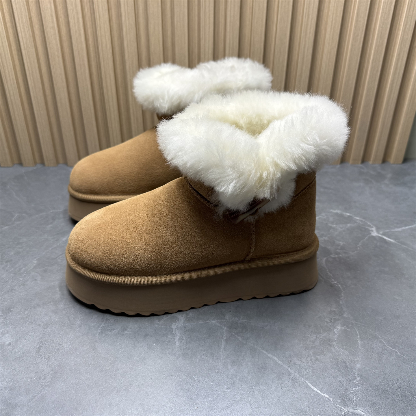 撤柜断码2025冬季新款时尚休闲鞋真皮厚底雪地靴皮毛一体保暖棉鞋