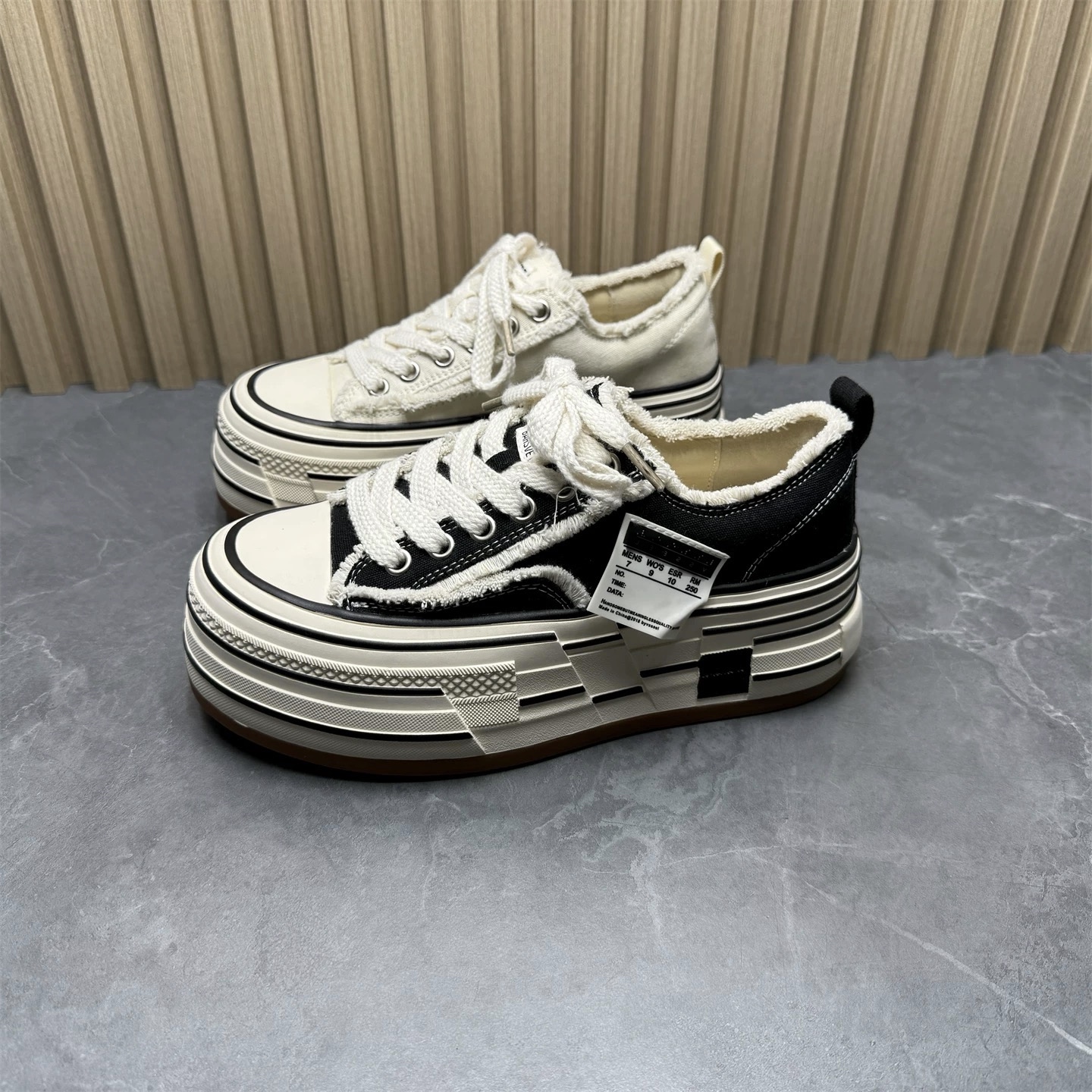 撤柜断码2026春季新款厚底帆布鞋女休闲圆头交叉绑带小众百搭板鞋