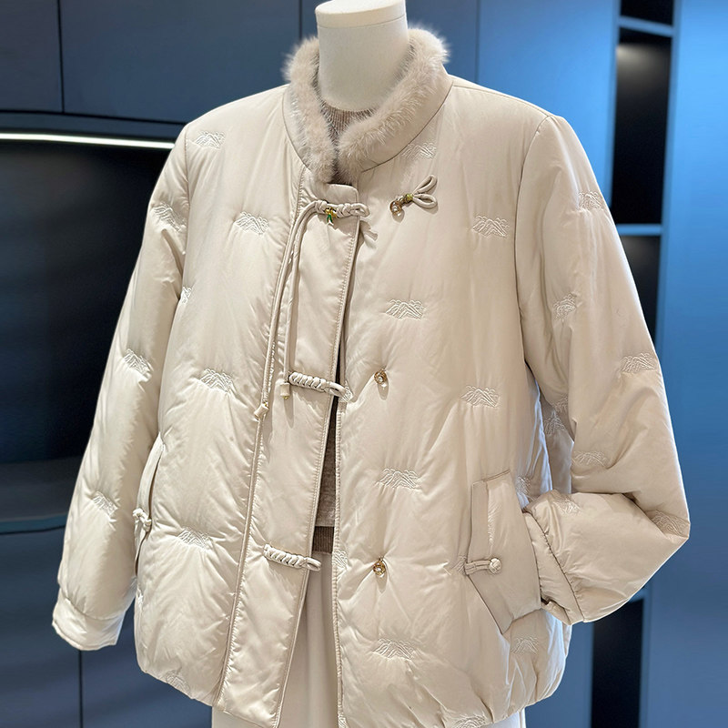 新中式国风妈妈装羽绒服外套女短款春秋新款洋气百搭中老年鸭绒服