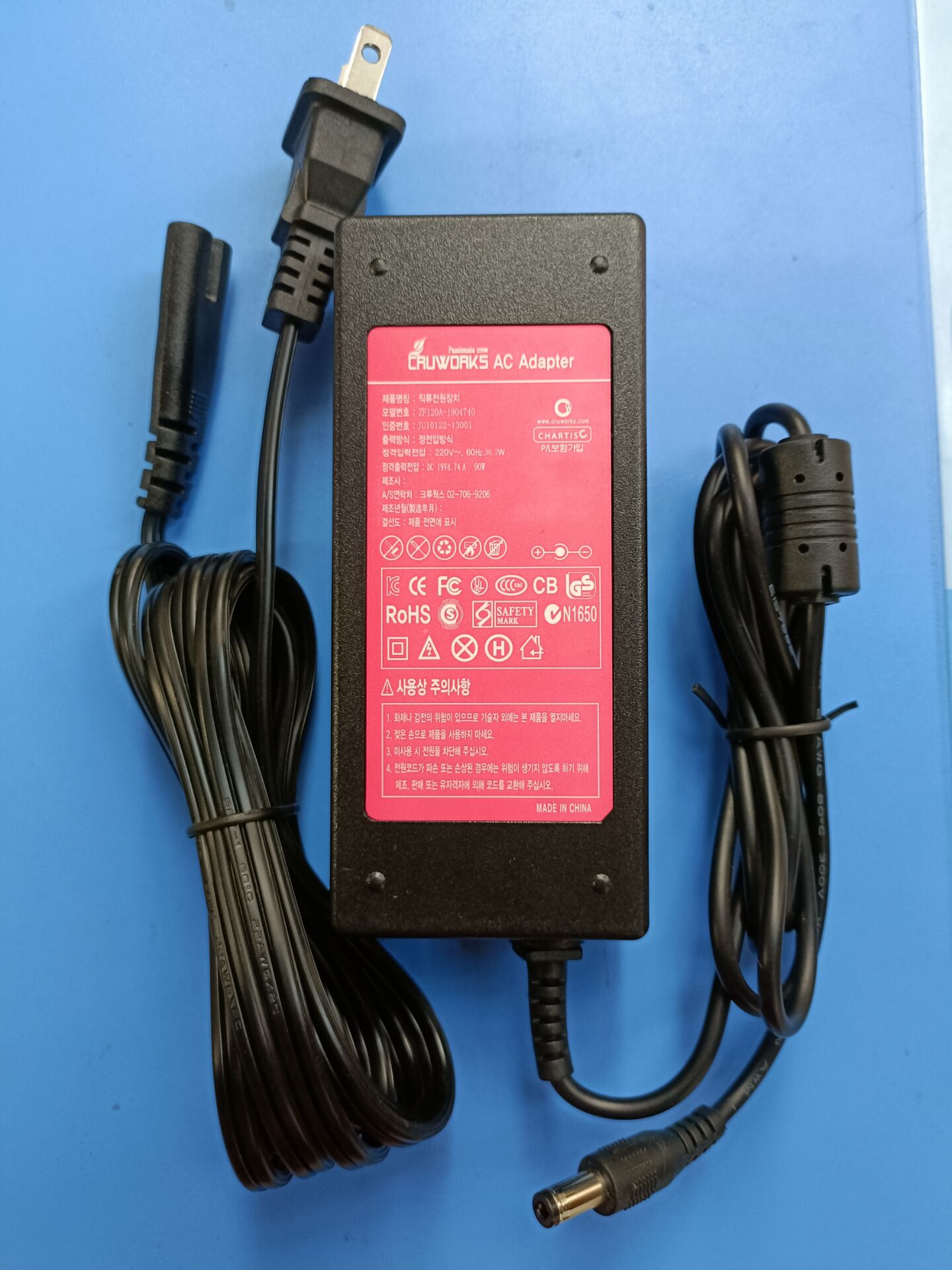 CRUWORKS 19V4.74A电源适配器ZF120A-1904740笔记本电脑充电器90W