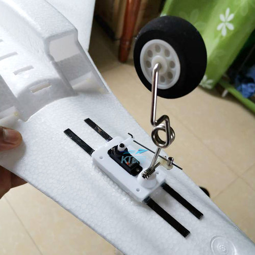 苏27涵道航模飞机前轮转向起落架