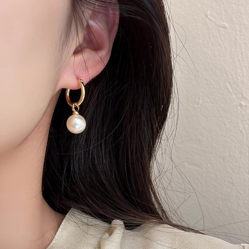 刘亦菲同款法式轻奢2025夏季珍珠耳环简约通勤气质冷淡风耳钉女,饰品/流行首饰/时尚饰品新,耳环,淘宝优惠券,粉丝福利购,淘宝优惠卷