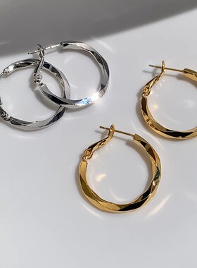 s925银针金属切面光面螺旋设计感圈圈耳环简约潮人ins冷淡风耳饰